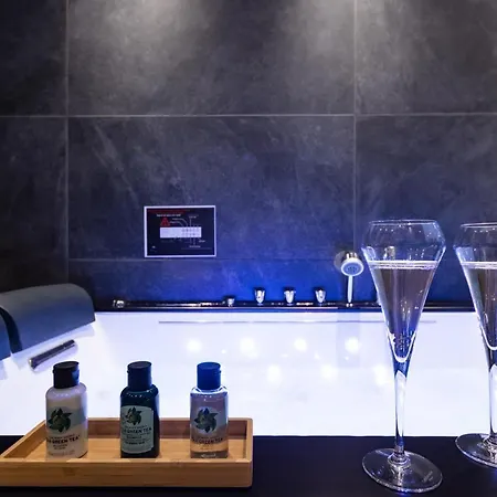 Le & Le Cocon - Jacuzzi - Sauna - - Melina & Alfred