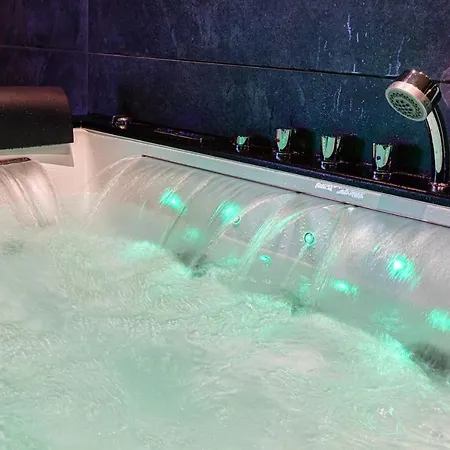 Lejlighed Le & Le Cocon - Jacuzzi - Sauna - - Melina & Alfred