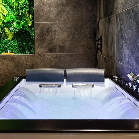 Le & Le Cocon - Jacuzzi - Sauna - - Melina & Alfred